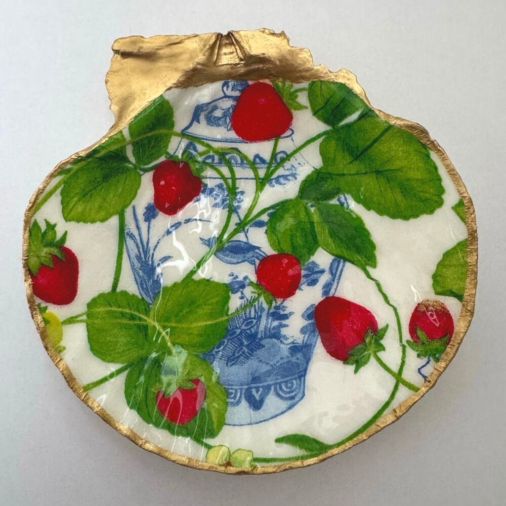 Chinoiserie Shell Trinket Dish | Blue White Botanical Decor | Ring Holder - Picture 4 of 5
